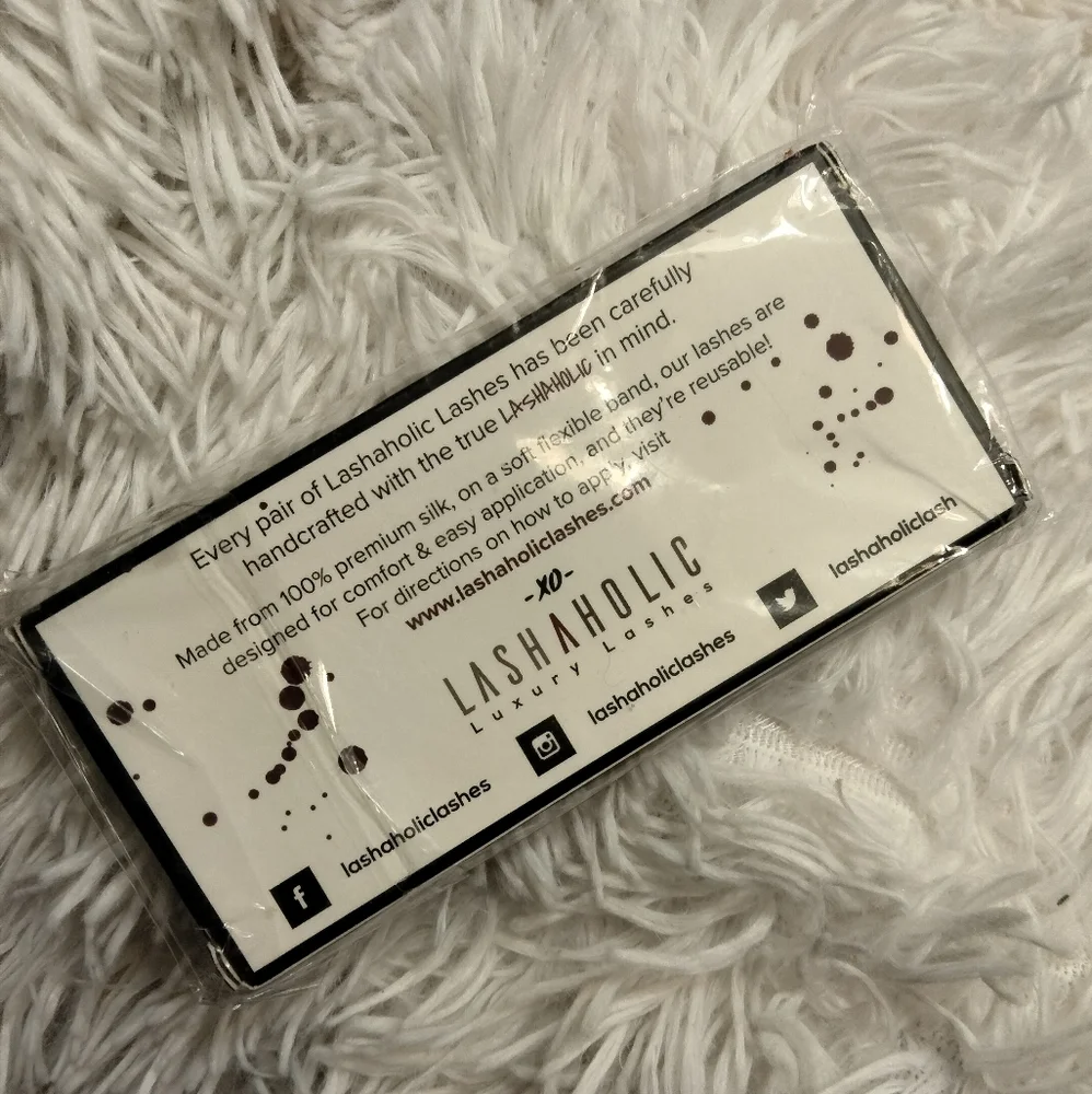 🆕 Lashaholic Luxury Lashes (Kiss Me)